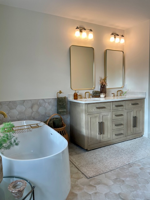 Master Bathroom Renovation: A Blend of Elegance and Harmony